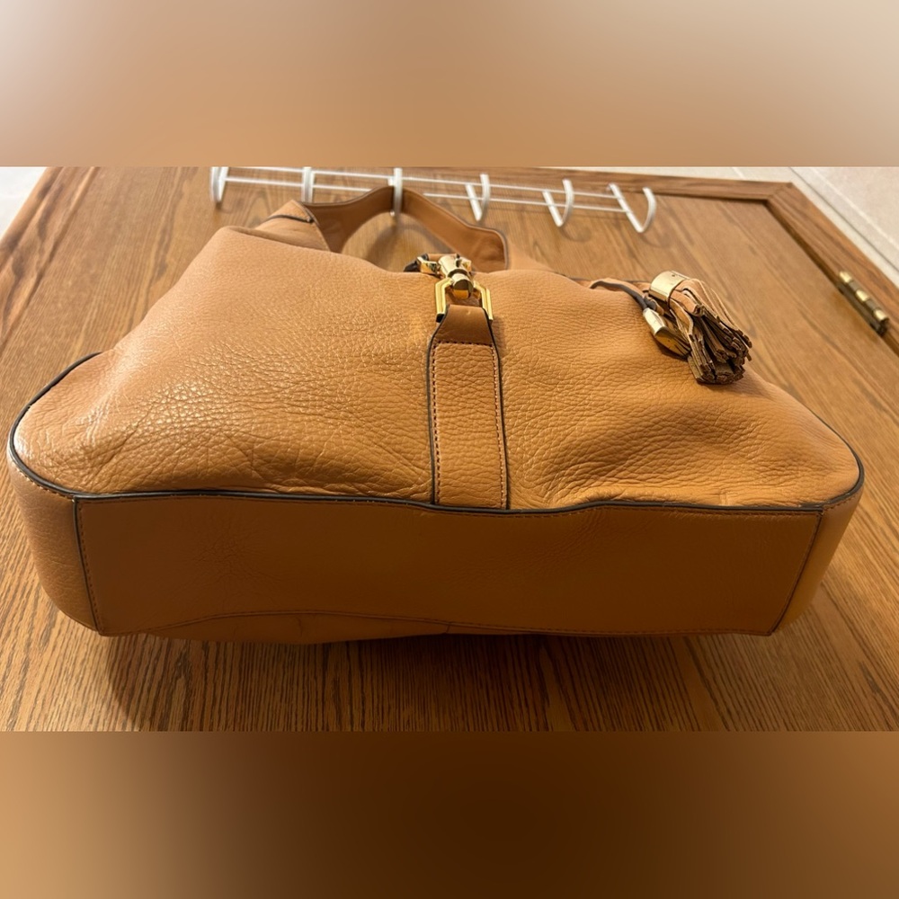 G.I.L.I. Genuine Leather Hobo w/ Gold Hardware - Picture 5 of 13